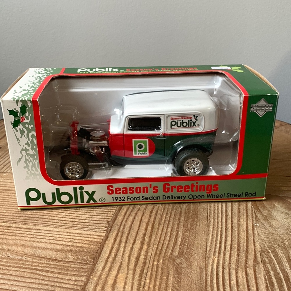 Publix 1932 Ford Sedan Delivery Open Wheel Street Rod Christmas